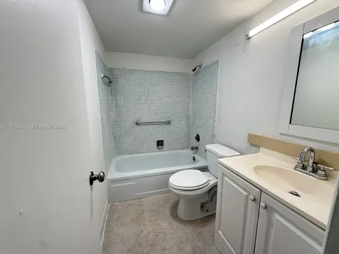 210 Canterbury J West Palm Beach FL 33417
