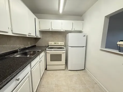 210 Canterbury J West Palm Beach FL 33417