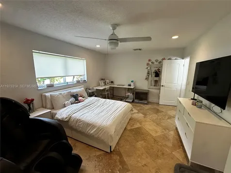 1319 Rodman Street Hollywood FL 33019