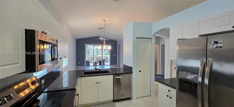 8214 Bellafiore Way Boynton Beach FL 33472