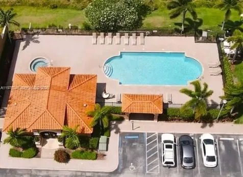 642 SW 106th Avenue Pembroke Pines FL 33025