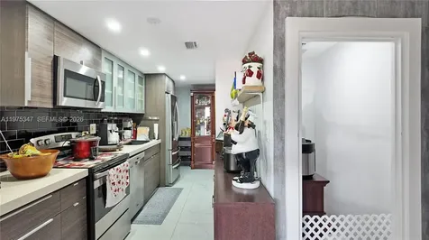1461 E 7th Court Hialeah FL 33010