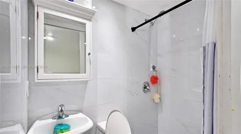 1461 E 7th Court Hialeah FL 33010