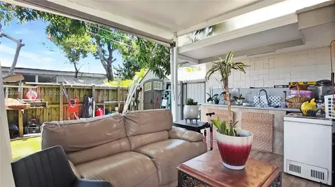 1461 E 7th Court Hialeah FL 33010