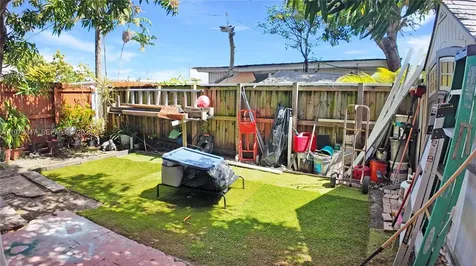 1461 E 7th Court Hialeah FL 33010