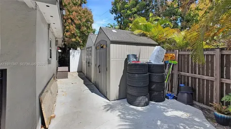 1461 E 7th Court Hialeah FL 33010