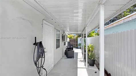 1461 E 7th Court Hialeah FL 33010