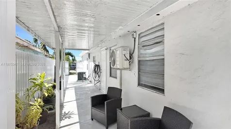 1461 E 7th Court Hialeah FL 33010