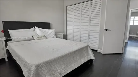 6353 NW 190th Terrace Hialeah FL 33015