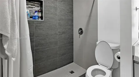6353 NW 190th Terrace Hialeah FL 33015