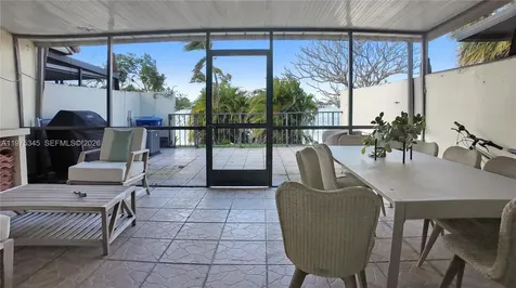 6353 NW 190th Terrace Hialeah FL 33015