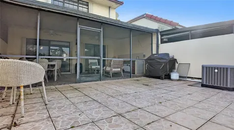 6353 NW 190th Terrace Hialeah FL 33015