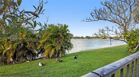 6353 NW 190th Terrace Hialeah FL 33015