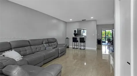 6353 NW 190th Terrace Hialeah FL 33015