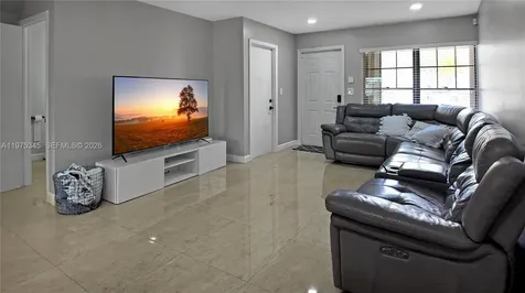 6353 NW 190th Terrace Hialeah FL 33015
