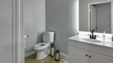 6353 NW 190th Terrace Hialeah FL 33015