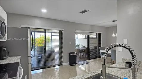 6353 NW 190th Terrace Hialeah FL 33015