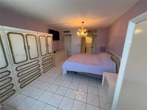 3180 S Ocean Drive Hallandale Beach FL 33009