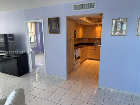 3180 S Ocean Drive Hallandale Beach FL 33009