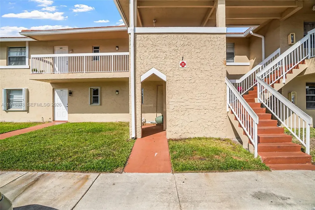 879 Twin Lakes Drive Coral Springs FL 33071
