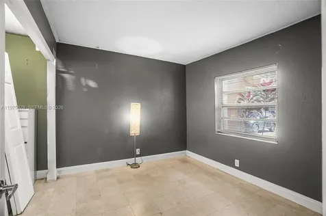 879 Twin Lakes Drive Coral Springs FL 33071
