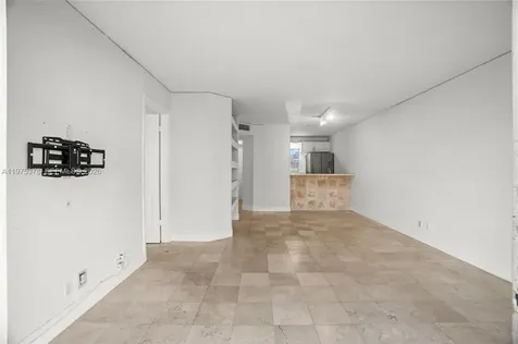 879 Twin Lakes Drive Coral Springs FL 33071