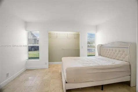 879 Twin Lakes Drive Coral Springs FL 33071