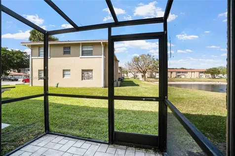 879 Twin Lakes Drive Coral Springs FL 33071