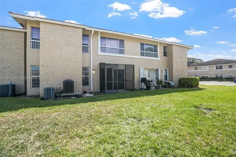879 Twin Lakes Drive Coral Springs FL 33071