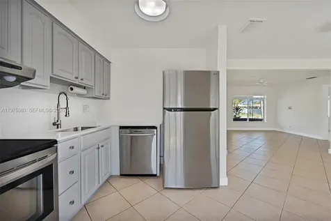 380 NW 47th Court Oakland Park FL 33309