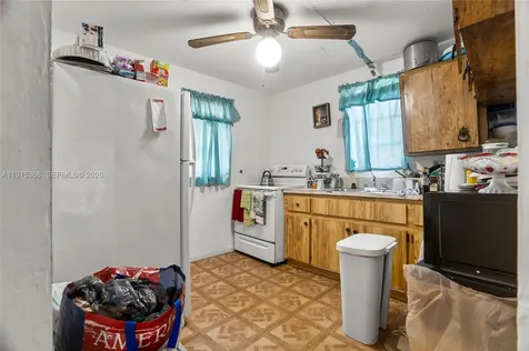 1733 NW 66th Street Miami FL 33147