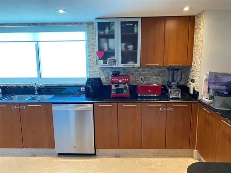 1800 N Bayshore Drive Miami FL 33132