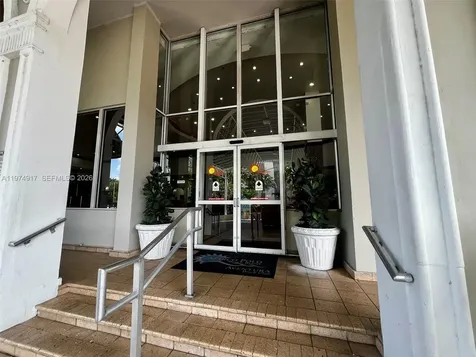 19201 Collins Avenue Sunny Isles Beach FL 33160
