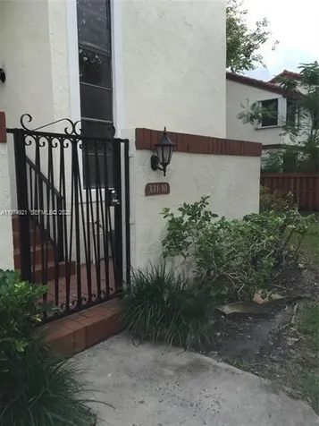 331 Ives Dairy Road Miami FL 33179
