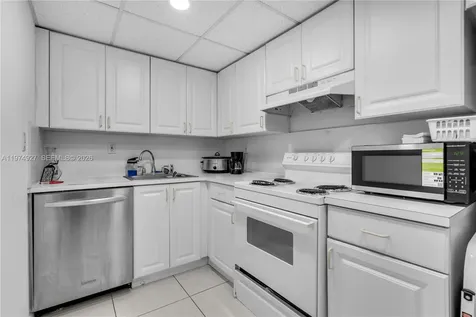 17530 NW 68th Avenue Hialeah FL 33015