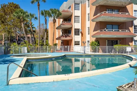 17530 NW 68th Avenue Hialeah FL 33015