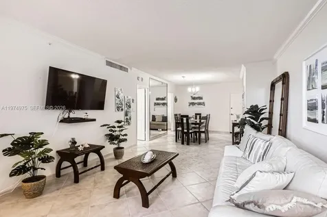 2501 S Ocean Drive Hollywood FL 33019