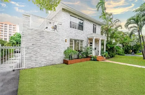 320 SW 29th Road Miami FL 33129