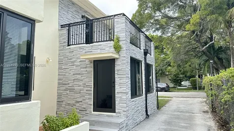 320 SW 29th Road Miami FL 33129