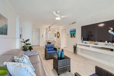 2501 S Ocean Drive Hollywood FL 33019