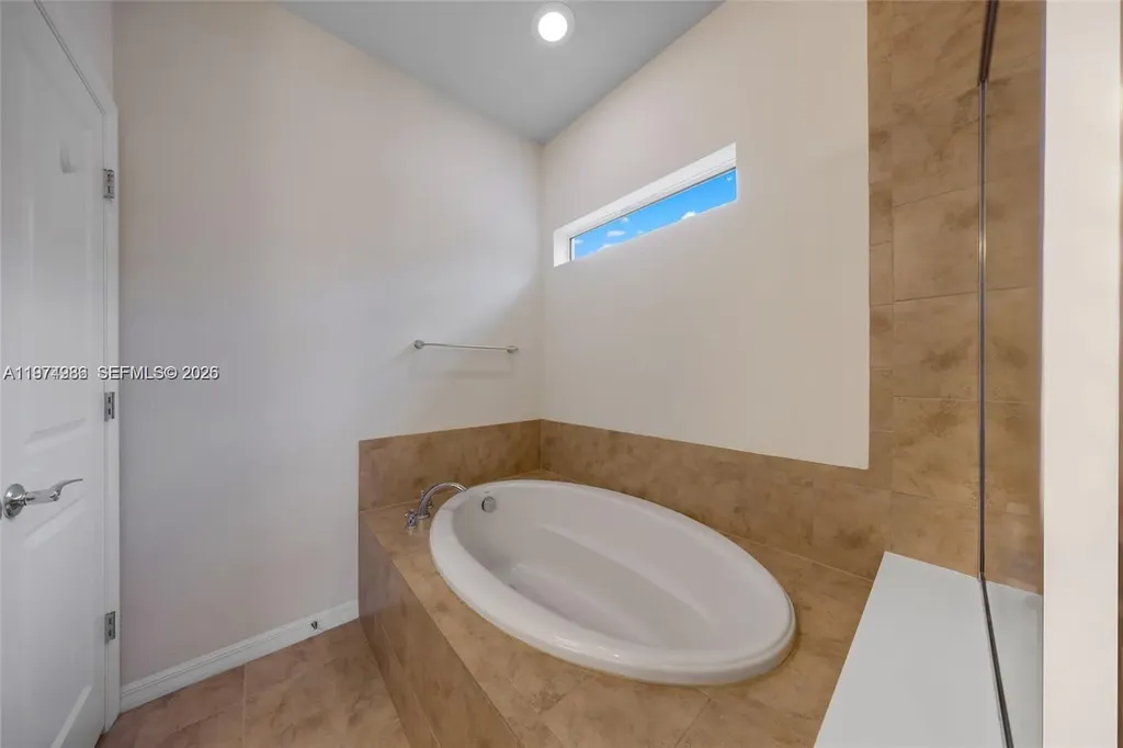 932 Banyan Drive Hollywood FL 33021