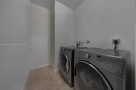 932 Banyan Drive Hollywood FL 33021