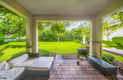 932 Banyan Drive Hollywood FL 33021