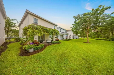 932 Banyan Drive Hollywood FL 33021