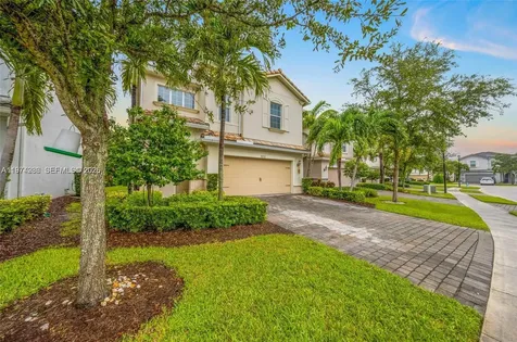932 Banyan Drive Hollywood FL 33021