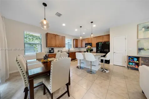 932 Banyan Drive Hollywood FL 33021