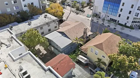 667 NW 1st Street Miami FL 33128