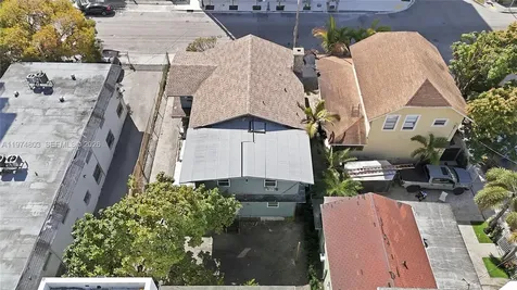 667 NW 1st Street Miami FL 33128