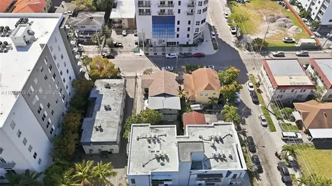 667 NW 1st Street Miami FL 33128