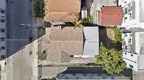 667 NW 1st Street Miami FL 33128